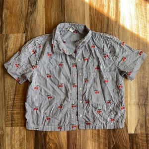 Forever 21 Cherry Seersucker Cropped Shortsleeve Button Down